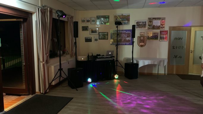 DJ Peter im Vereinsheim Uphusen in Achim Geburtstagsfeier mit DJ Peter im Vereinsheim Uphusen